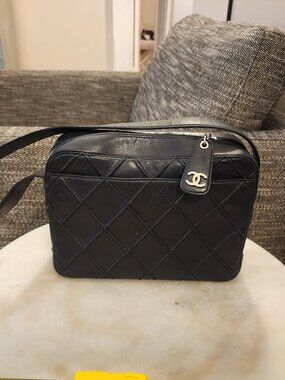 Chanel vintage shoulder bag